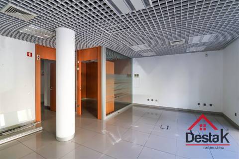 Loja para venda no centro de Viseu