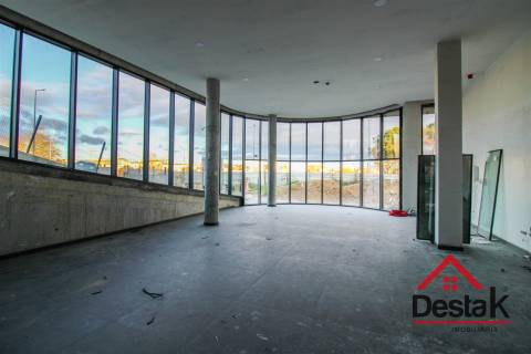 Loja para venda numa zona privilegiada de Viseu