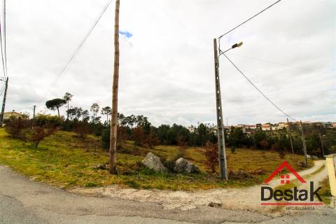 Terreno com 6000 m² e viabilidade de loteamento em Rio de Loba