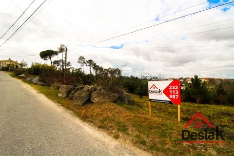 Terreno com 6000 m² e viabilidade de loteamento em Rio de Loba