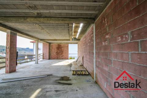 Excelente moradia V3+1 na freguesia de Orgens, Viseu