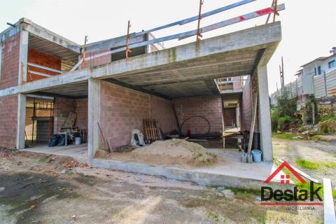 Excelente moradia V3+1 na freguesia de Orgens, Viseu