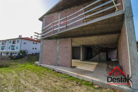 Excelente moradia V4 freguesia de Orgens, Viseu