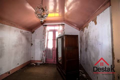 Moradia V5 para restaurar