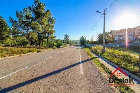 Armazém com área bruta de construção de 696 m² em Sernancelhe