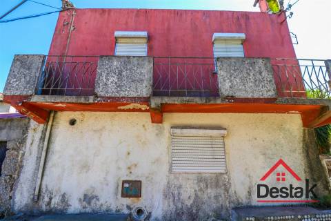 Moradia para reconstruir em Ranhados