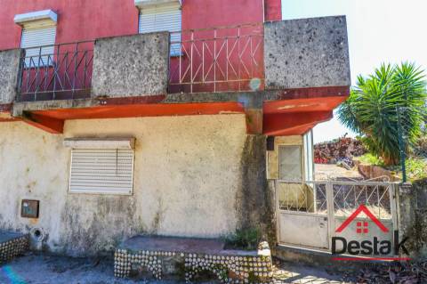 Moradia para reconstruir em Ranhados