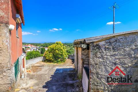 Moradia para reconstruir em Ranhados