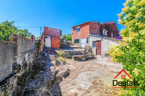 Moradia para reconstruir em Ranhados