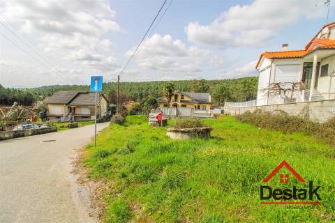 Terreno com 669 m², projeto aprovado e fundações edificadas, a 5 minutos da cidade