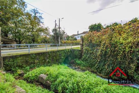 Moradia para reabilitar em Caparrosa, Tondela