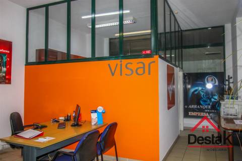 Loja comercial em Santa Comba Dão