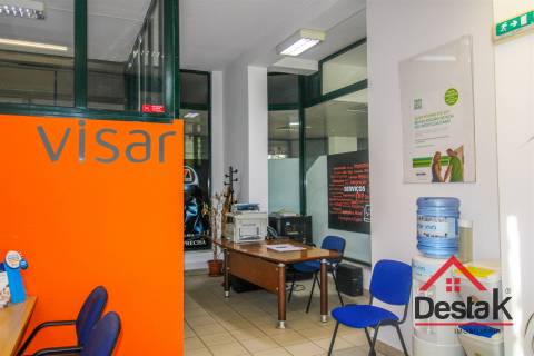 Loja comercial em Santa Comba Dão