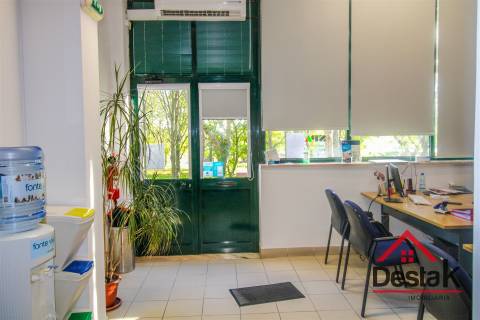 Loja comercial em Santa Comba Dão