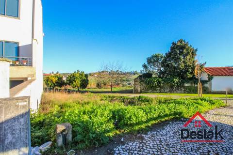 Lote de terreno para construção em Lourosa de Cima