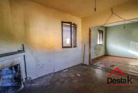 Moradia V3 para restaurar a cerca de 15 minutos da cidade de Viseu