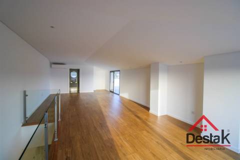 Apartamento T3 duplex novo em Viseu