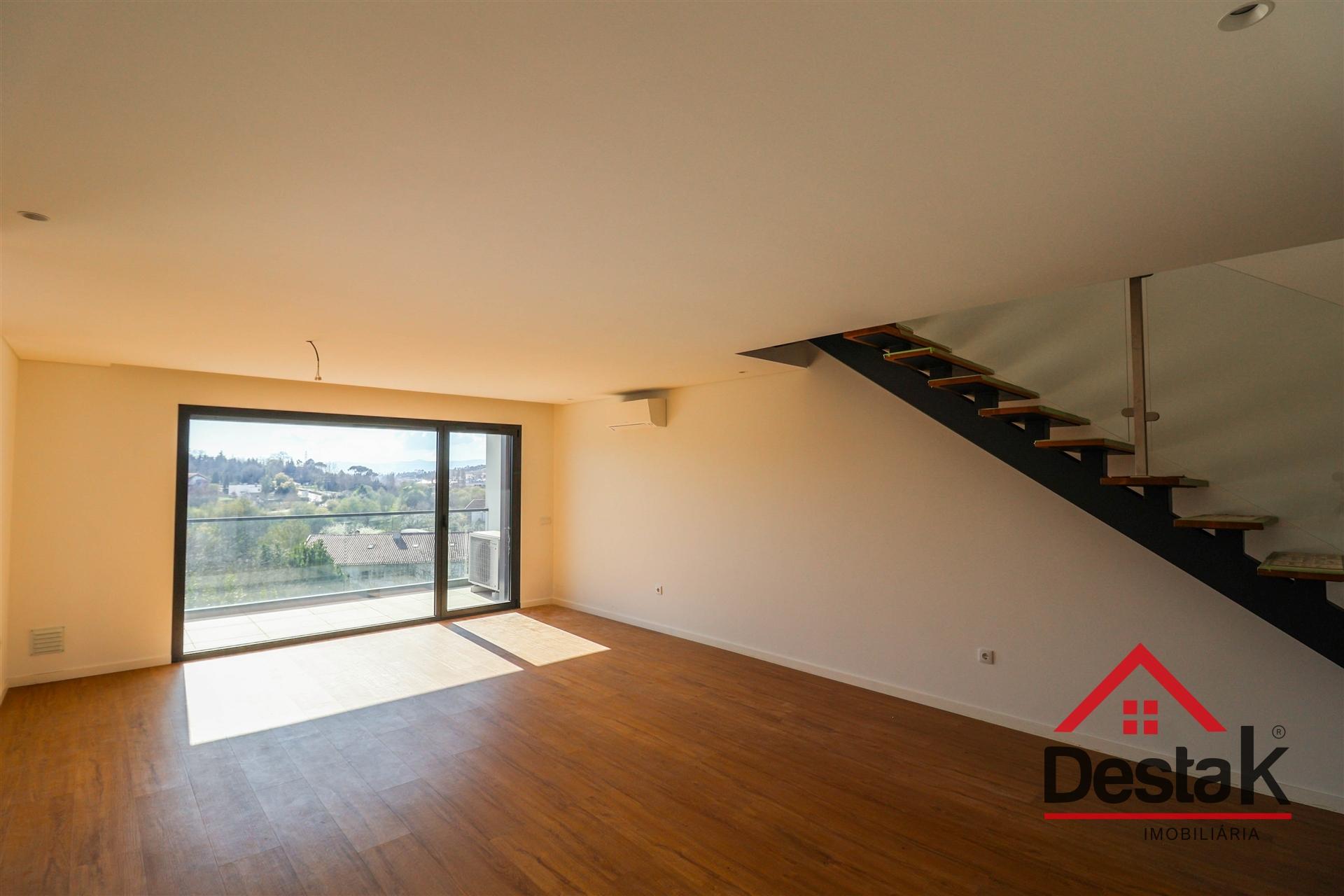 Apartamento T3 duplex novo em Viseu