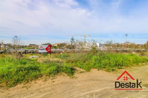 Terreno de construção com 630m², situado na Lajeosa do Daõ, Tondela.