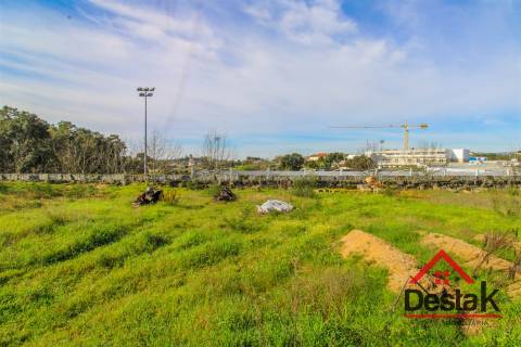 Terreno de construção com 630m², situado na Lajeosa do Daõ, Tondela.