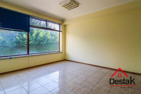 Loja comercial em Viseu