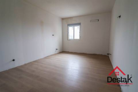 Moradia V3 à venda em Rio de Loba