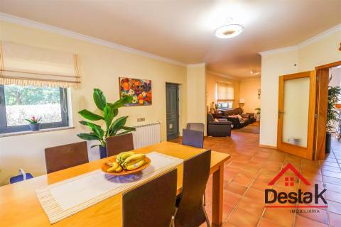 Moradia V4 de Excelência com Jardim em Viseu