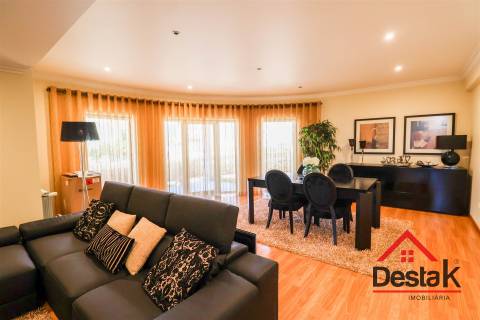 Moradia V4 de Excelência com Jardim em Viseu