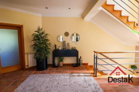 Moradia V4 de Excelência com Jardim em Viseu