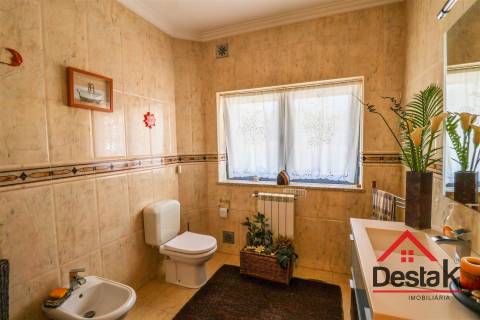 Moradia V4 de Excelência com Jardim em Viseu