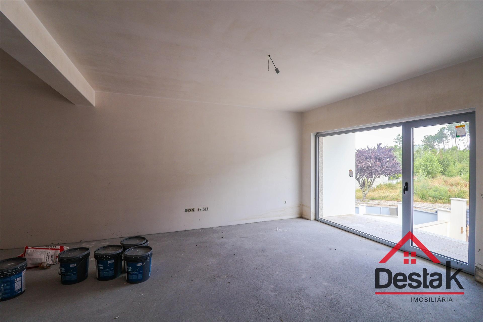 Moradia em banda V3 em construção para venda em Viseu