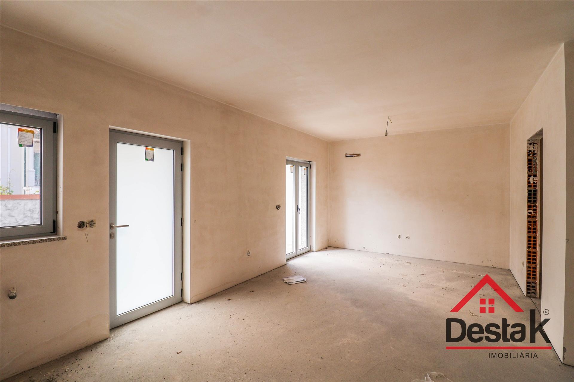 Moradia em banda V3 em construção para venda em Viseu