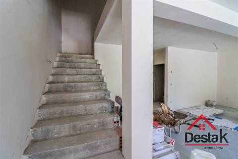 Moradia em banda V3 em construção para venda em Viseu