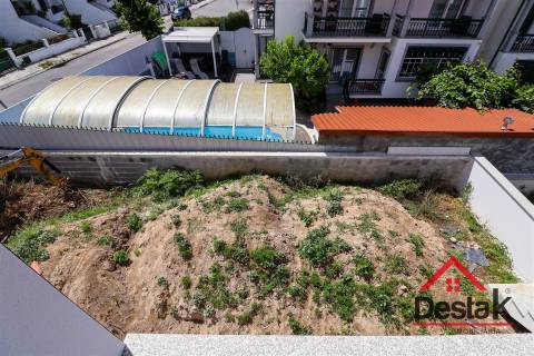 Moradia em banda V3 em construção para venda em Viseu