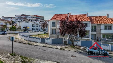 Moradia em banda V3 em construção para venda em Viseu