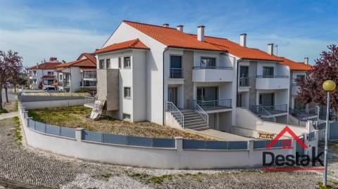 Moradia em banda V3 em construção para venda em Viseu