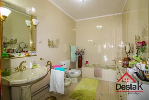 Moradia V4 independente em Viseu