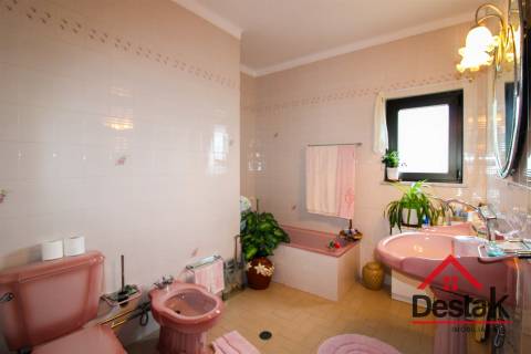 Moradia V4 independente em Viseu