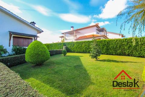 Moradia V4 independente em Viseu