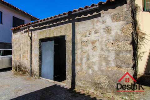 Moradia em Pedra para Restaurar em Viseu