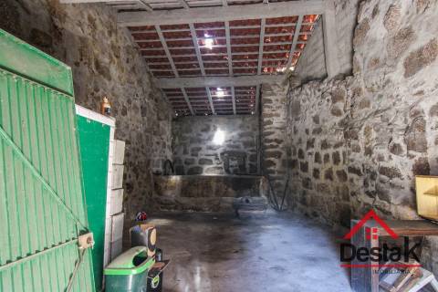 Moradia em Pedra para Restaurar em Viseu