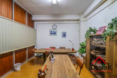 Armazém para venda no centro de viseu