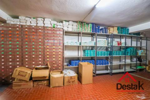 Armazém para venda no centro de viseu
