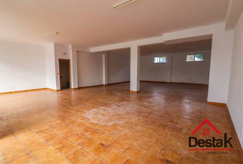 Loja com Potencial de Investimento e Transformação em Habitação