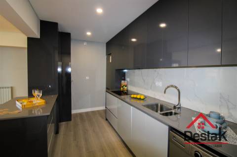 Apartamento T3+1 no Centro de Viseu