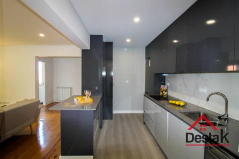 Apartamento T3+1 no Centro de Viseu