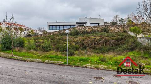 Terreno para construção situado no Mundão