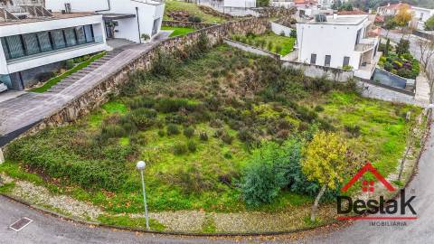 Terreno para construção situado no Mundão