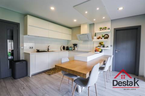 Moradia isolada V4 situada no Sátão