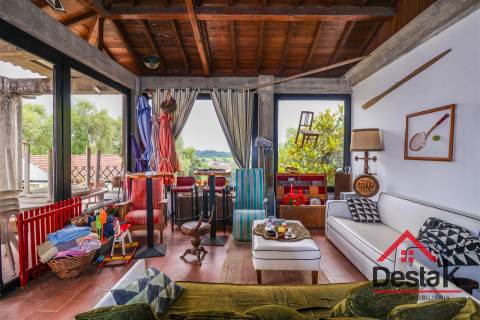 Casa senhorial situada em Rio de Moinhos